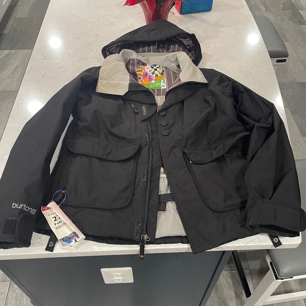XL Burton ski coat